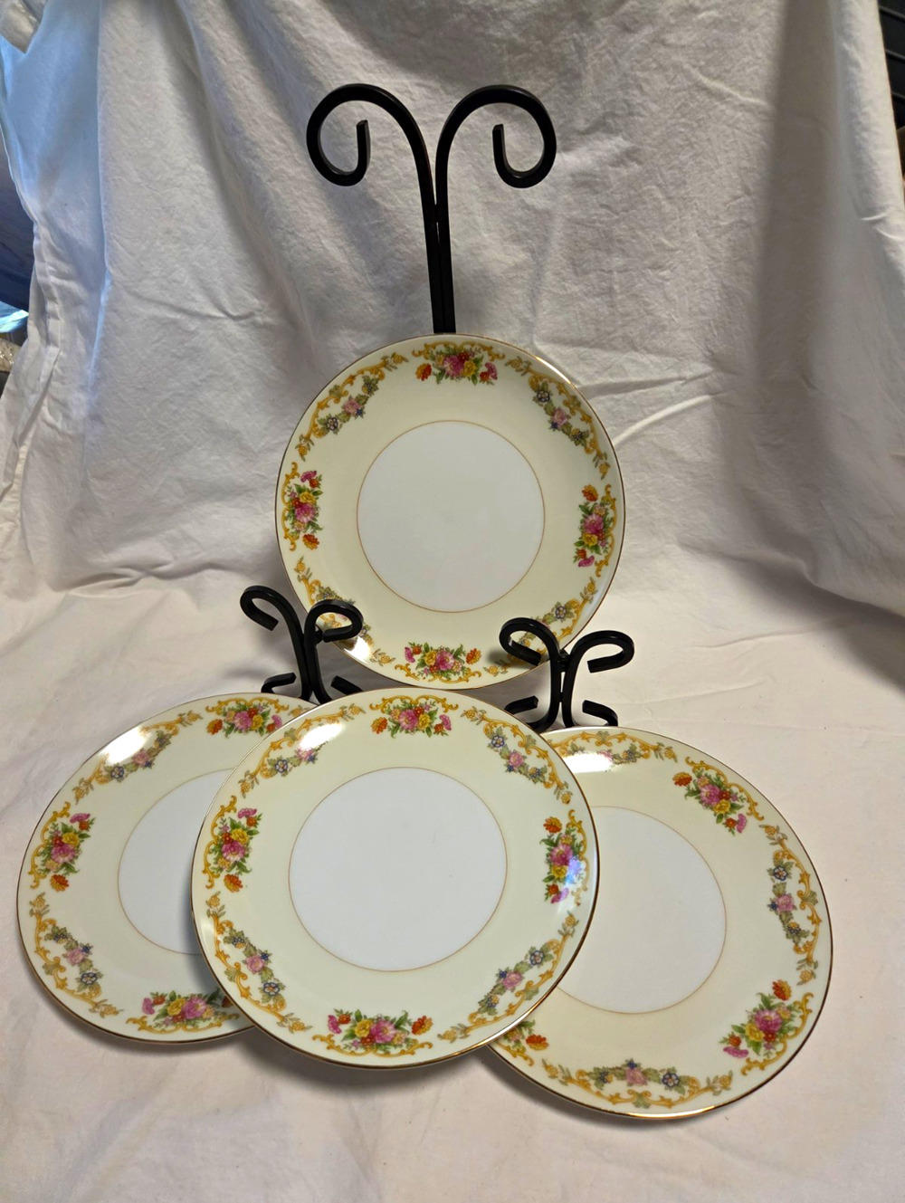 Vtg Set of 4 Noritake "Gloria" Porcelain Floral Gold Trim 6 3/4" Salad Plates